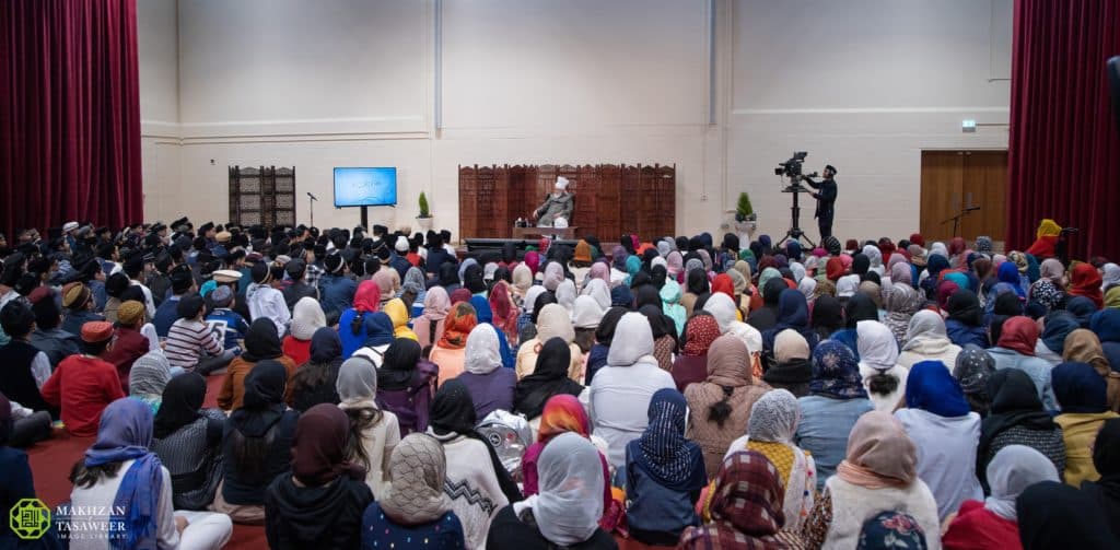 “Good friends will have a good influence and bad friends will have a negative influence” – Huzoor graces young Waqifeen in Bustan-e-Waqf-e-Nau