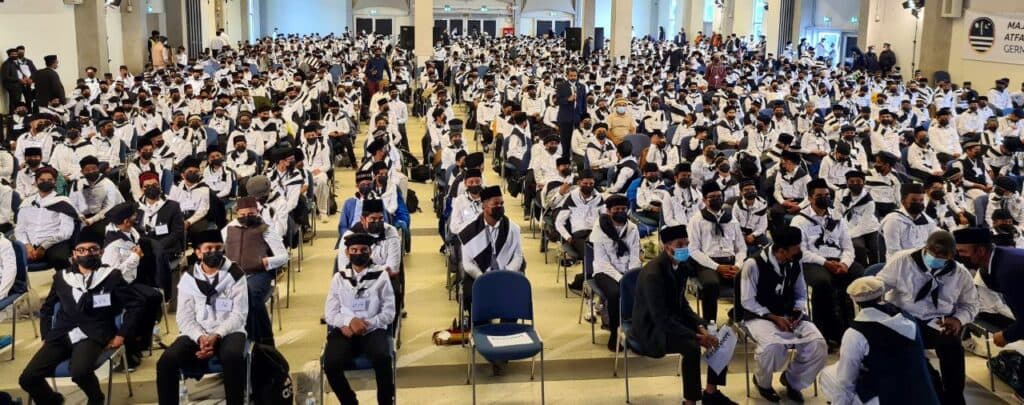 Atfal of Germany elated following mulaqat with Huzoor