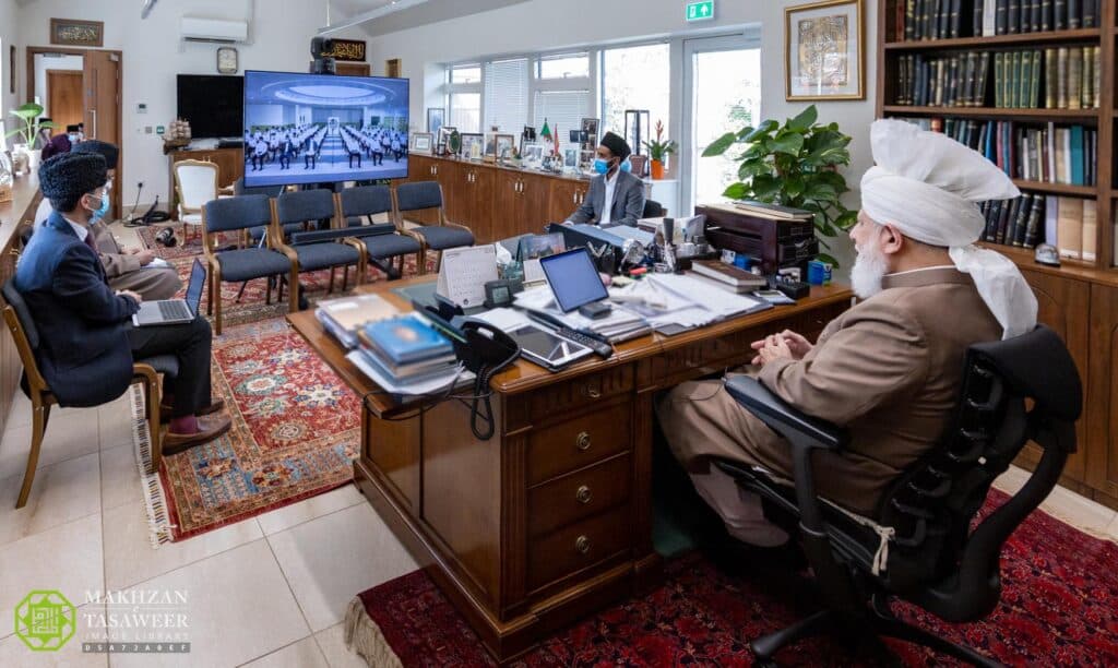 The world is heading towards a dark and bleak end: Khuddam from Northern England and Scotland meet Hazrat Khalifatul Masih