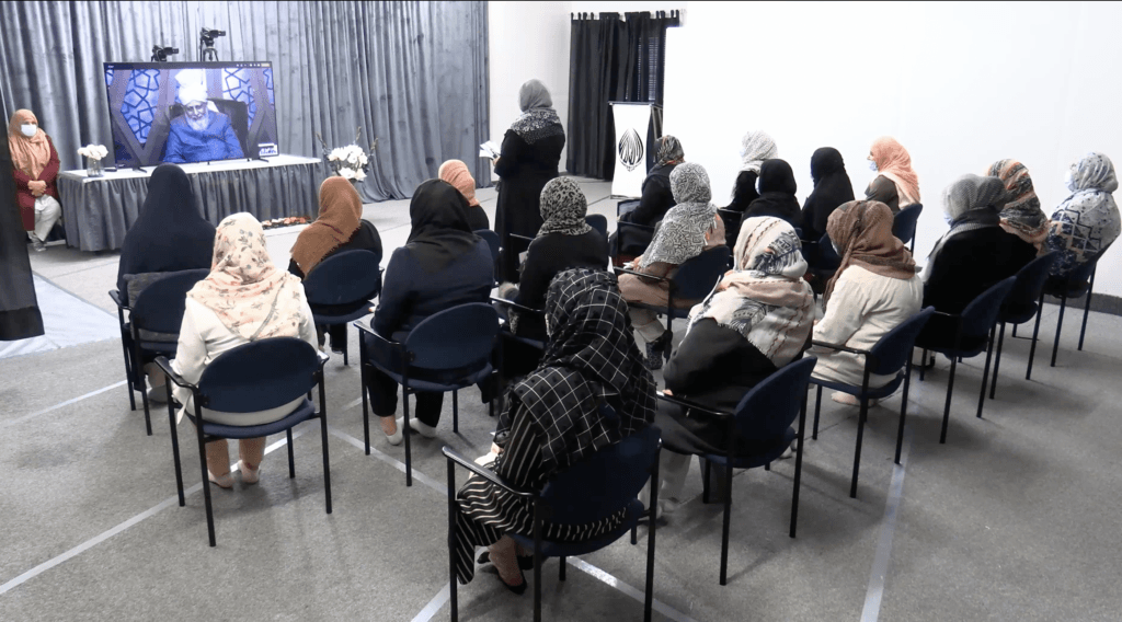 Lajna amila Finland elated after meeting Hazrat Amirul Momineen