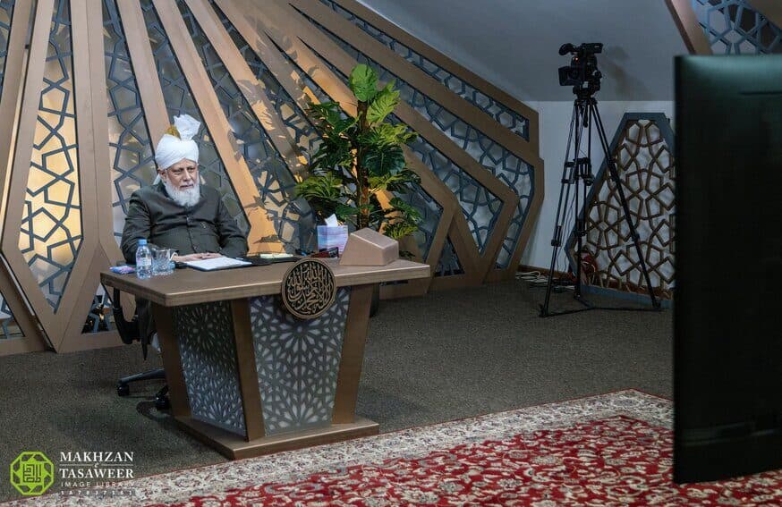 Ahmadi girls should be well-educated: Lajna Imaillah India’s amila meets with Hazrat Khalifatul Masih