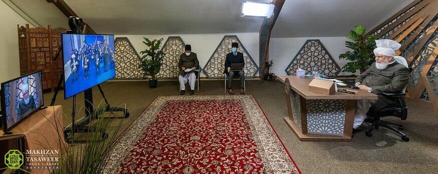 Explore new ways of tabligh: National amila of Majlis Ansarullah USA meets Hazrat Khalifatul Masih