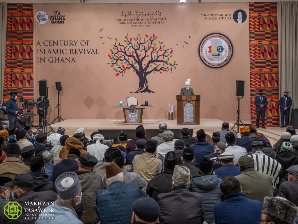 ‘May the world come to look towards Ghana and the African nations as the beacons of justice, truth and morality’: Hazrat Khalifatul Masih V delivers concluding address at Jalsa Salana Ghana 2024