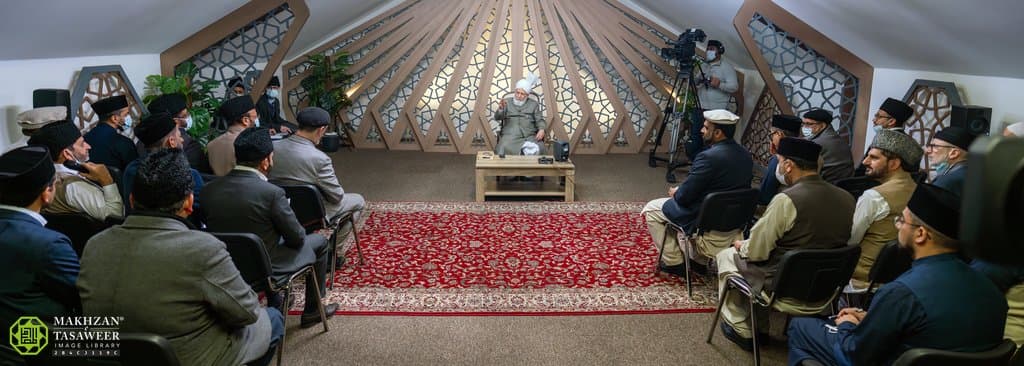 Huzoor warns of rising anti-immigrant sentiment and directs proactive planning in mulaqat with Germany amila