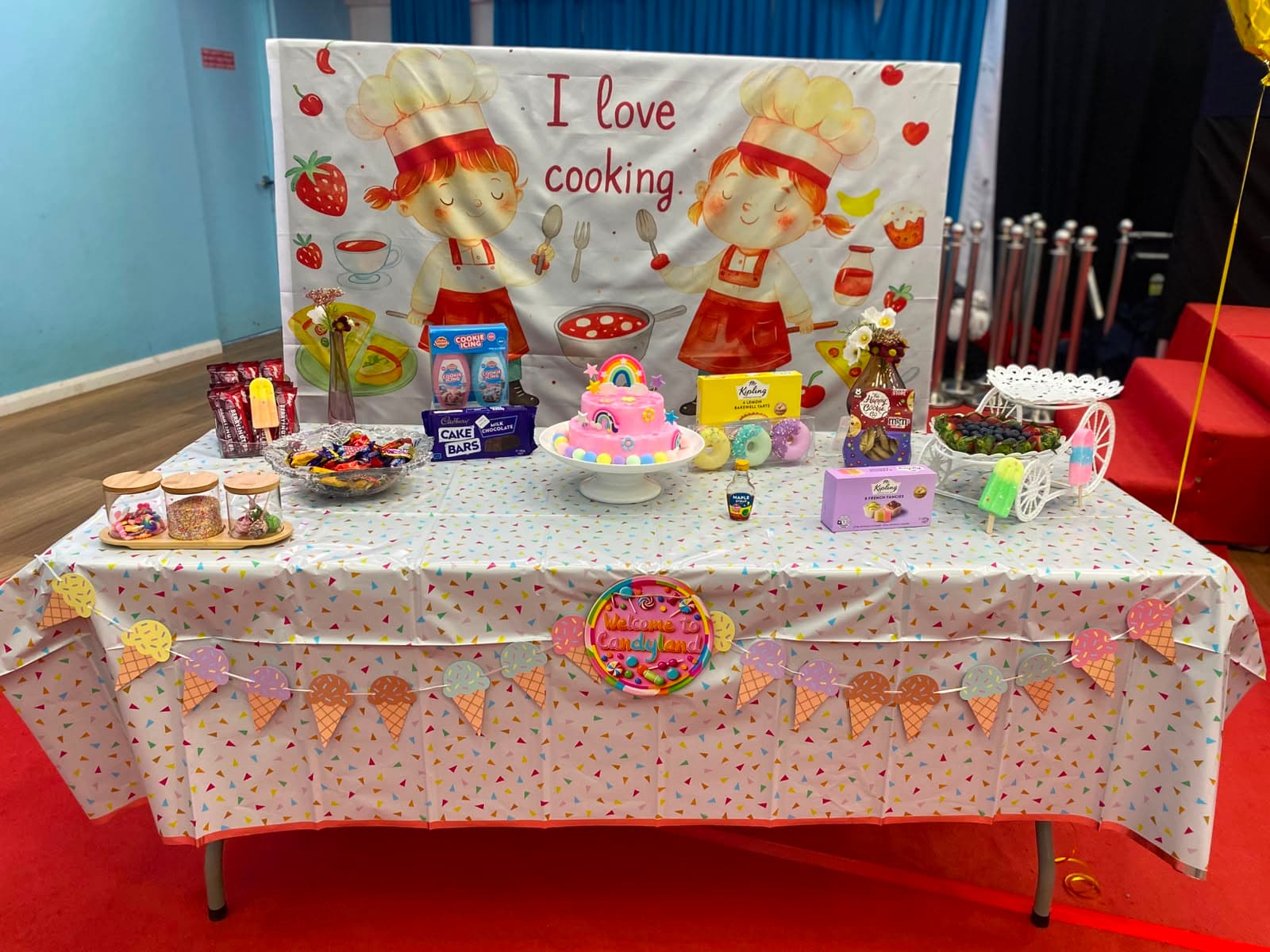Nasirat and waqifaat-e-nau from Australia hold a cooking camp