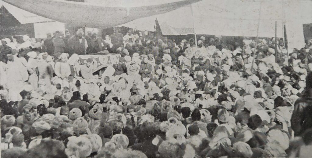 Hazrat Musleh-e-Maud (ra) delivering historic speech at the Jalsa in Hoshiarpur, 1944
