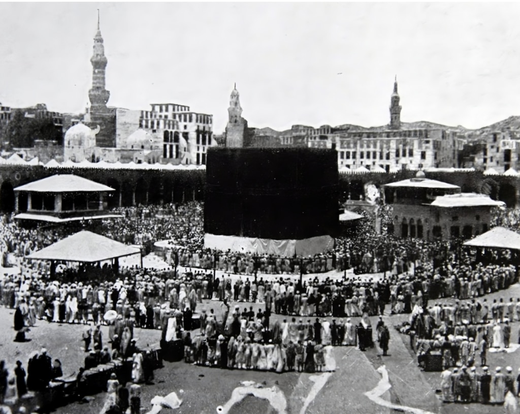 Kaaba 1912 Is it permissible to offer two jumuas in the same mosque