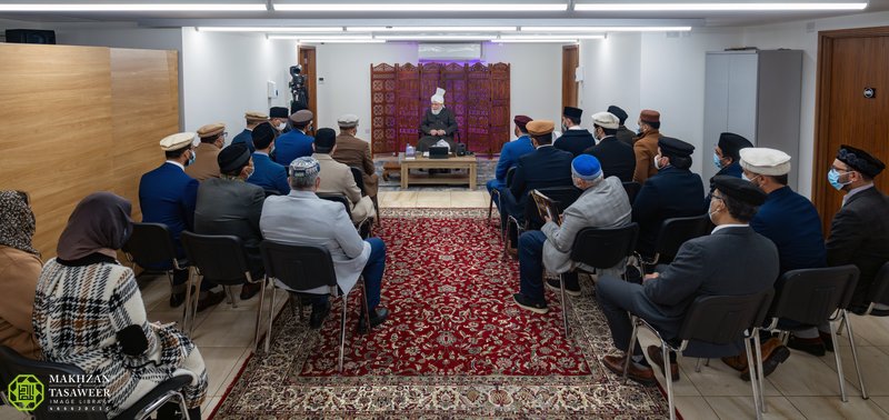 ‘Miracles still occur today’: Ahmadi doctors from around the world meet Huzoor for guidance