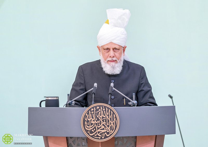 Hazrat Khalifatul Masih V delivering the Friday Sermon